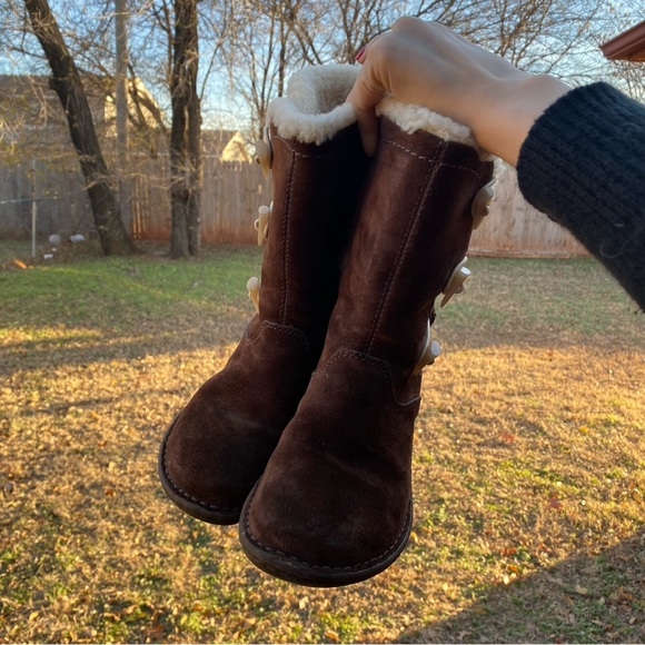 Brown Kona UGG Boots - Picture 6 of 9